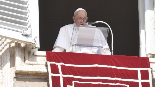 O Papa: ao ajudar os pobres, estamos com o Senhor, que está presente neles