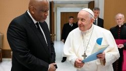 Askofu mkuu Henryk Mieczysław Jagodziński, ameteuliwa na Papa Francisko kuwa Balozi mpya wa Vatican nchini Afrika ya Kusini na Lesotho. 