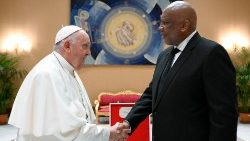 Papst Franziskus und Letsie III., König von Lesotho