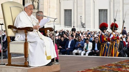 Il Papa: Charles de Foucauld, esempio del Vangelo annunciato con mitezza