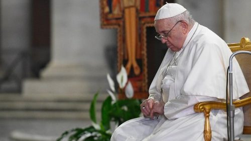 Papež: Nezvykejme si na války