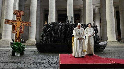Le Pape appelle à se faire «proches des migrants qui frappent à nos portes»