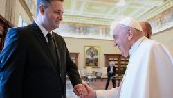 Sr. Denis Becirovic com o Papa Francisco