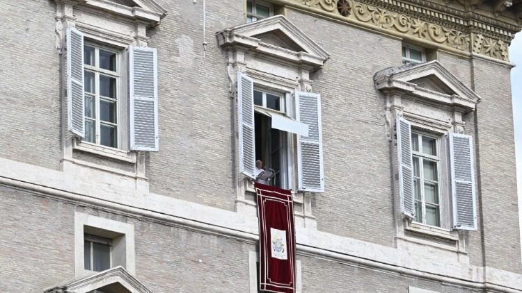 Pope Francis gives Angelus address