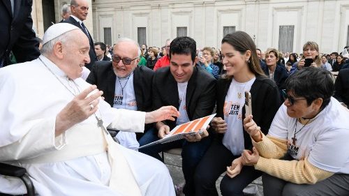 Missionários brasileiros apresentam ao Papa o projeto "Com Deus, tem Jeito"