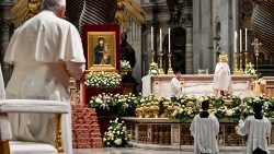 البابا فرنسيس:  يا أمّ الله وأمنا، نأتي إليك، ونبحث عن ملجأ في قلبك الطاهر