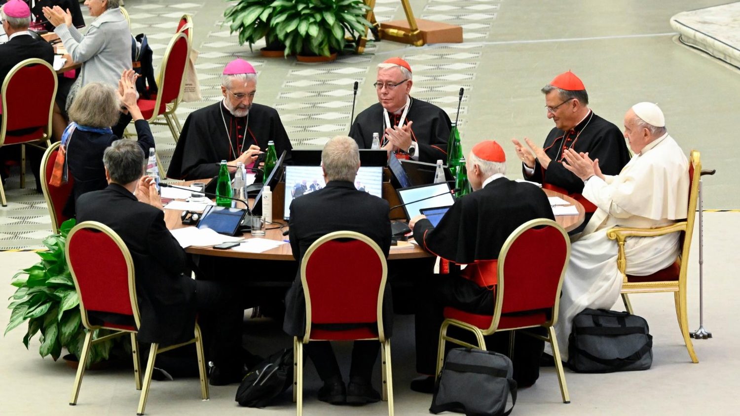Francis creates study groups on topics emerging from the synod