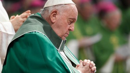 Папа: Церковь призвана поклоняться Богу и служить ближним