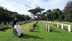 François au cimetière de guerre du Commonwealth à Rome