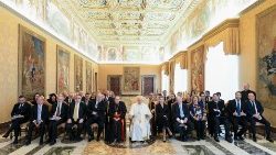 Папа падчас аўдыенцыі з прадстаўнікамі Канферэнцыі еўрапейскіх рабінаў