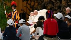 Papa Franjo tijekom susreta s djecom (Vatikan, studeni 2023.)