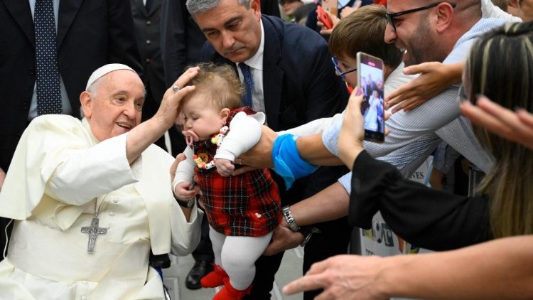 Susret Pape s djecom