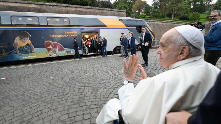 Il Papa: amavo i mezzi pubblici per stare tra la gente, è tra le abitudini che più mi mancano