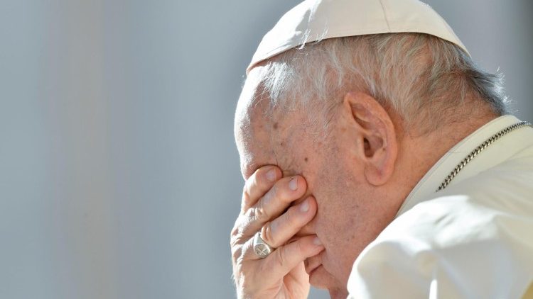 Efter katekesen vid onsdagens allmänna audiens, den 8 november, förnyade påven Franciskus sin uppmaning att be för folken som lider av konflikter och påminde i synnerhet om ”det lidande Ukraina” och ”det palestinska och israeliska folket”.
