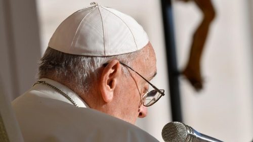 Modleme se za národy trpící válkou, vyzval papež při generální audienci