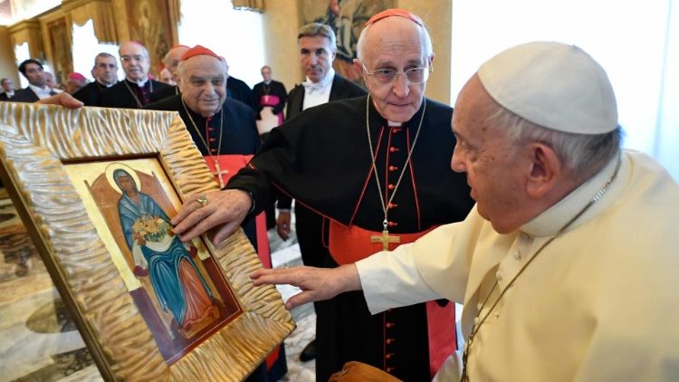 Il Papa con il cardinale Filoni, gran maestro dell'Ordine equestre del Santo Sepolcro di Gerusalemme