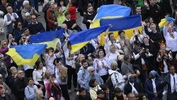 Maldininkai iš Ukrainos Šv. Petro aikštėje