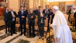 البابا فرنسيس يستقبل العاملين في أمانة الاقتصاد ١٣ تشرين الثاني نوفمبر ٢٠٢٣