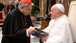 Кардынал Марчэла Сэмерара і Папа Францішак