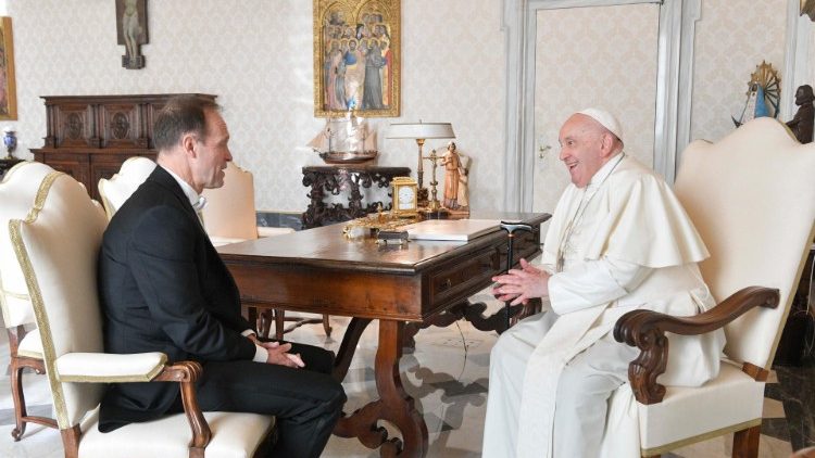 Частен разговор между папа Франциск и новия български посланик