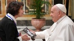 Папа падчас аўдыенцыі з прадстаўнікамі італьянскіх СМІ