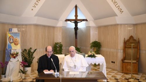 Nedělní modlitba s papežem Františkem: Věříme, že pravé kralování spočívá v milosrdenství?