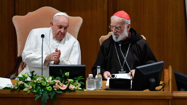 Le Pape et le cardinal Cantalamessa