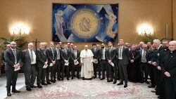Popiežius su škotais futbolininkais