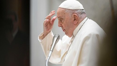 El Papa: ¡Paz, por favor! Los que fabrican armas ganan con la muerte de las personas