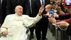 Trotz seiner Grippe hat der Papst am Mittwochmorgen seine Generalaudienz gehalten