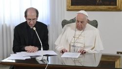 教皇フランシスコとパオロ・ブライダ師　2023年12月3日のお告げの祈り　バチカン、サンタ・マルタ館