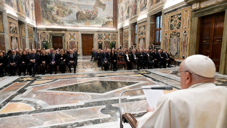 Discurso do Papa Francisco aos prefeitos da República Italiana