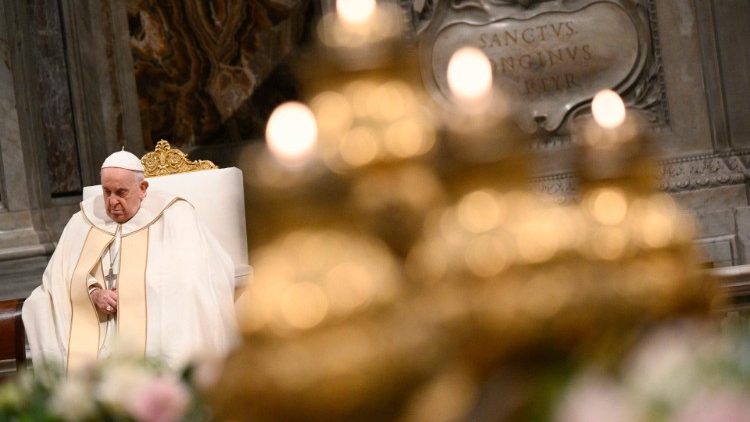 Papež František při bohoslužbě ve Svatopetrské bazilice