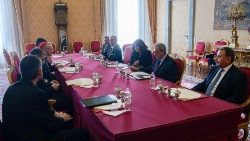 Le Secrétaire d'État du Saint-Siège a rencontré les ambassadeurs des pays arabes accrédités près le Saint-Siège, le 16 décembre 2023 au Vatican.