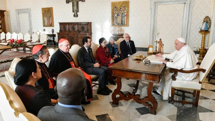 Un'altro momento dell'udienza di Papa Francesco con la giuria del Premio Zayed 2023