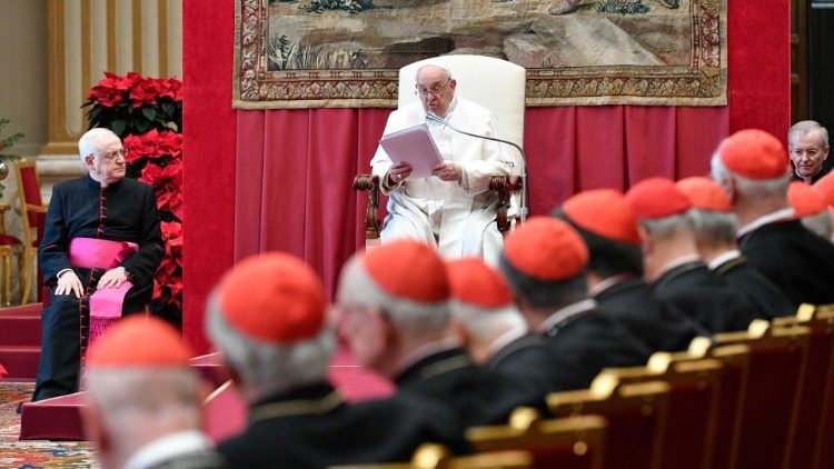 Un momento dell'udienza del Papa alla Curia Romana