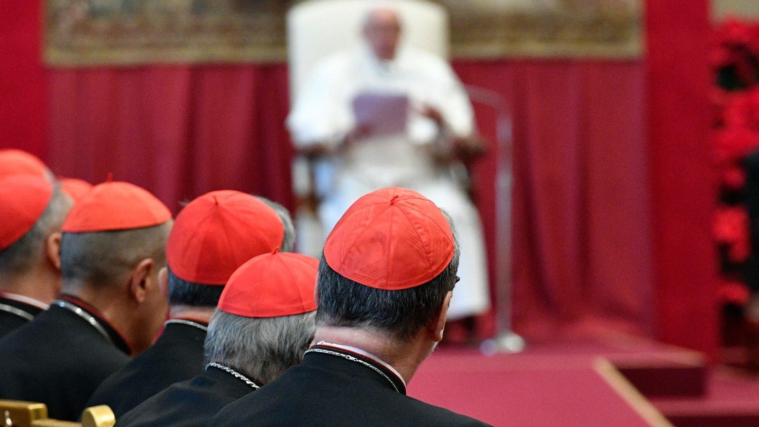 Pope to the Roman Curia: “Only those who love come forward”