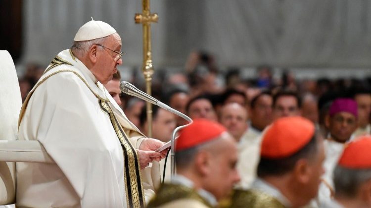 El Papa durante la homilía en la Misa de Nochebuena
