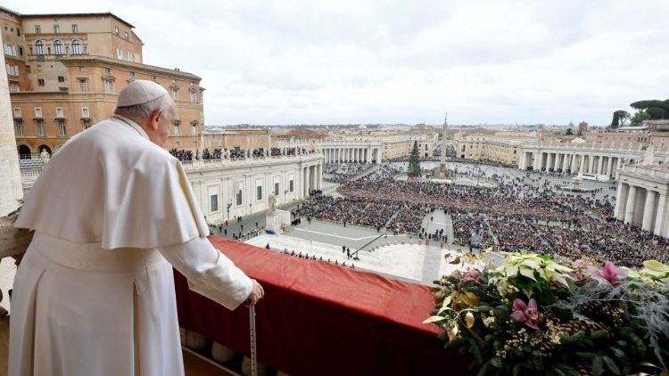 Il Papa durante l'Urbi et Orbi prega per un cessate il fuoco in Terra Santa