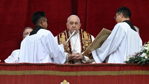 Papst erteilt feierlichen Weihnachts-Segen - Ruf nach Frieden