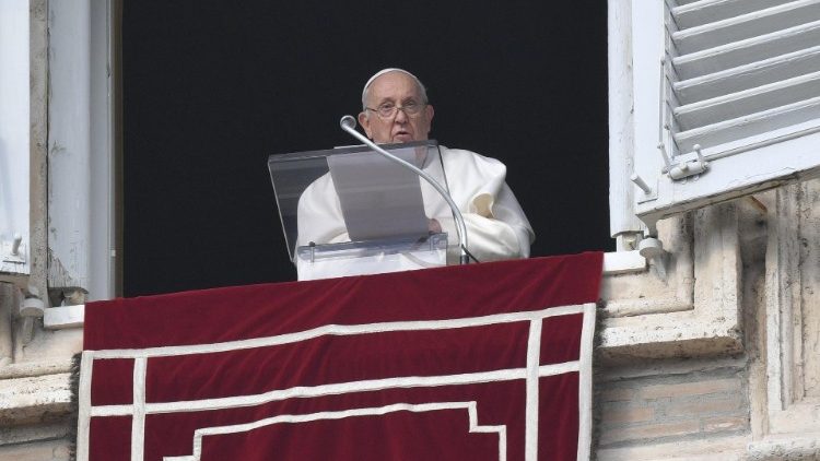 Popiežius sekmadienio vidudienį 