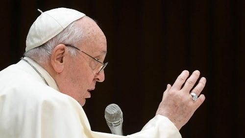 Pápež: Modlime sa za ľudí žijúcich vo vojnách