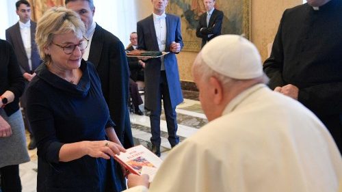 Papst bittet deutsche katholische Medienschaffende um „sprachliche Abrüstung"