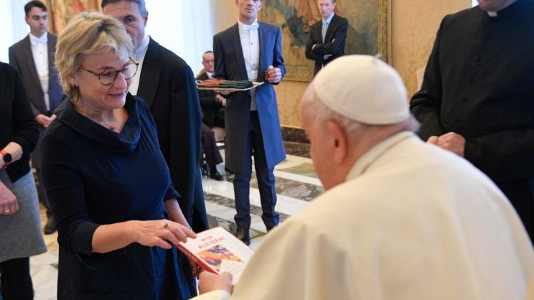 Papst Franziskus bei der Begegnung mit deutschen katholischen Medienschaffenden