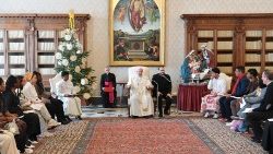 Папата с делагация от "Мисионерското братство на градовете"