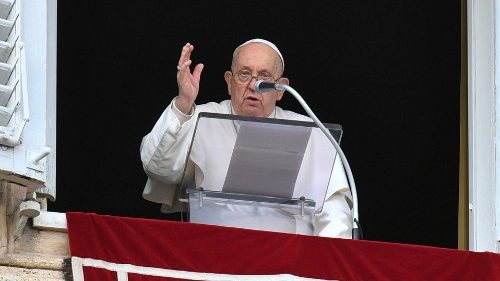  Il Papa: il ricordo dell’abbraccio tra Paolo VI e Atenagora spinga a lavorare per la pace