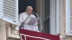 Ferenc pápa Isten gyengéd közelségéről beszélt    
