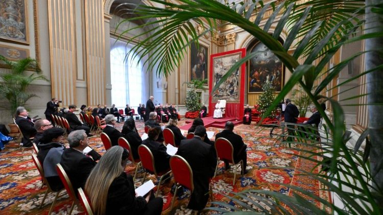 Un momento dell'udienza del Papa per gli auguri al Corpo diplomatico