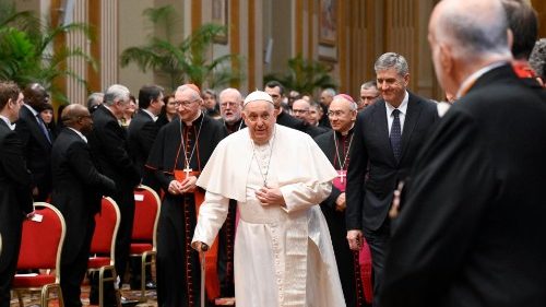 Papa: a paz está ameaçada e o Ano jubilar se faz necessário. A guerra é um "massacre inútil"
