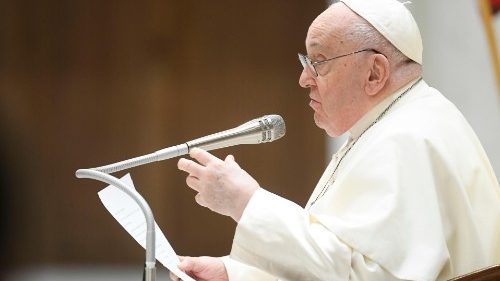Il Papa: il vizio della "gola sociale" è pericoloso, fa male all'uomo e uccide il pianeta
